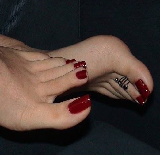Domino foot fetish